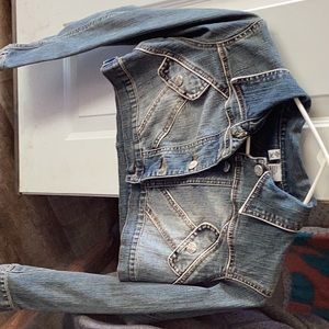 Cute little denim jacket.